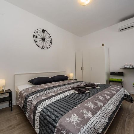 Room Mar Вис Екстериор снимка