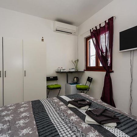 Room Mar Вис Екстериор снимка